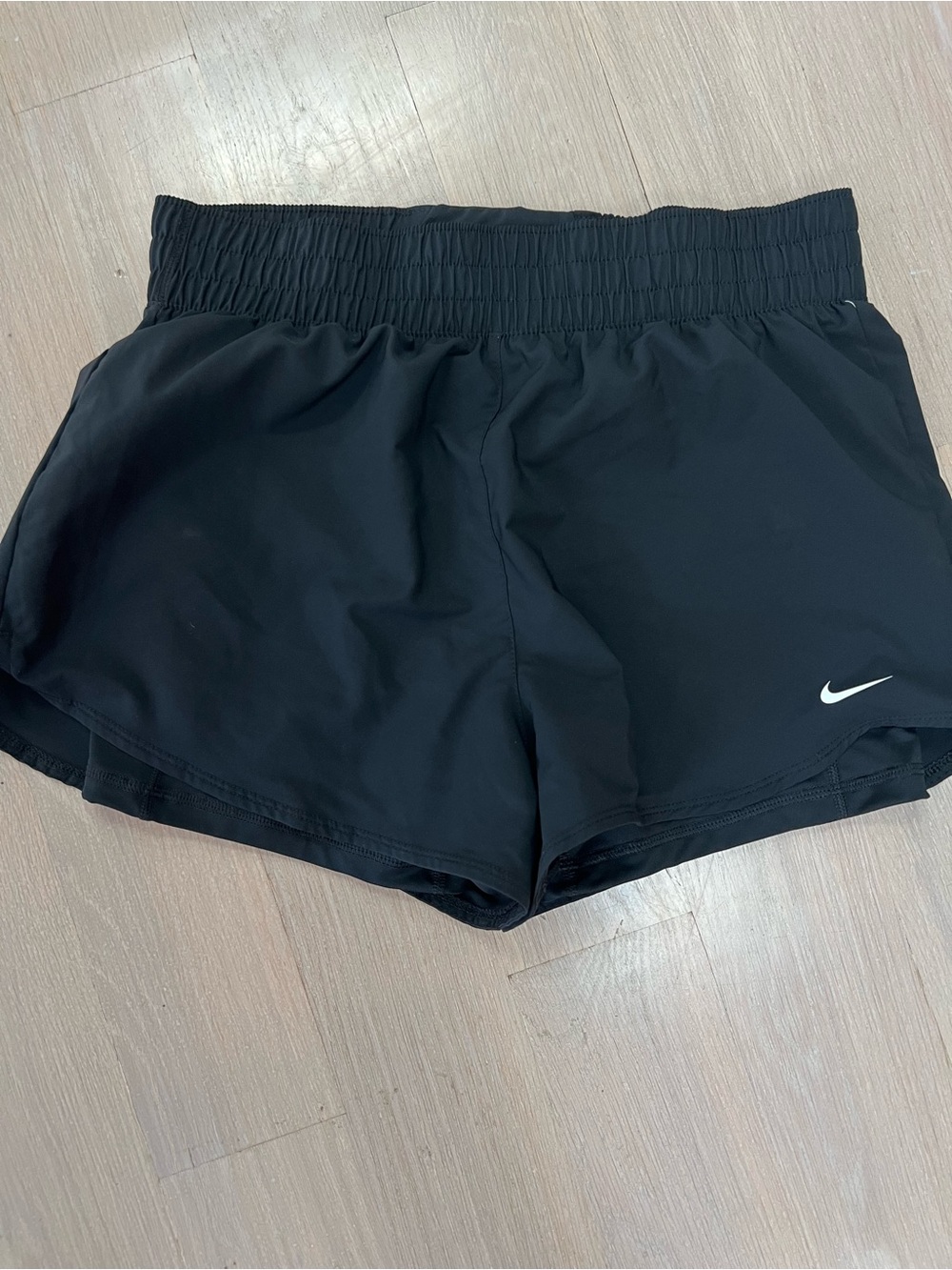 EUC women’s large Nike Dri-fit with lining